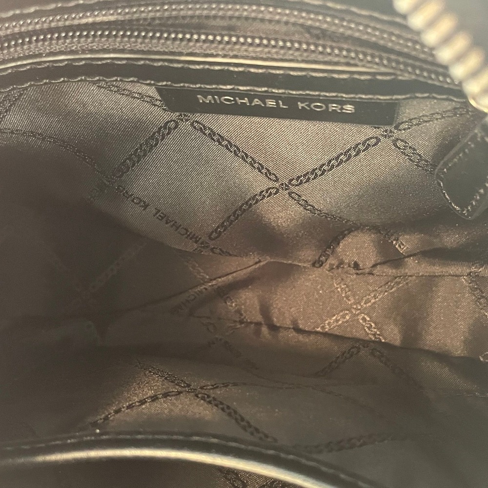NWT!‎ Michael Kors Crossbody MD Camera Bag Black/Silver Floral Monogram - Picture 8 of 8